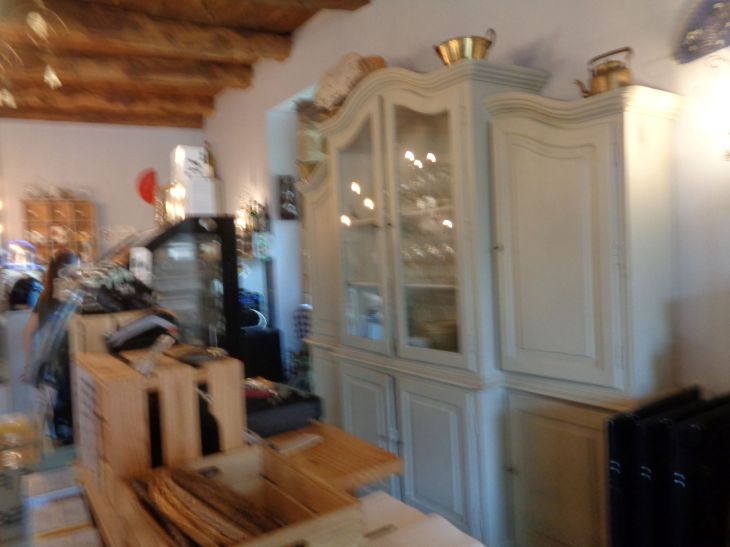 Josselin Le Prieure de Clisson spa resto counter front aug23