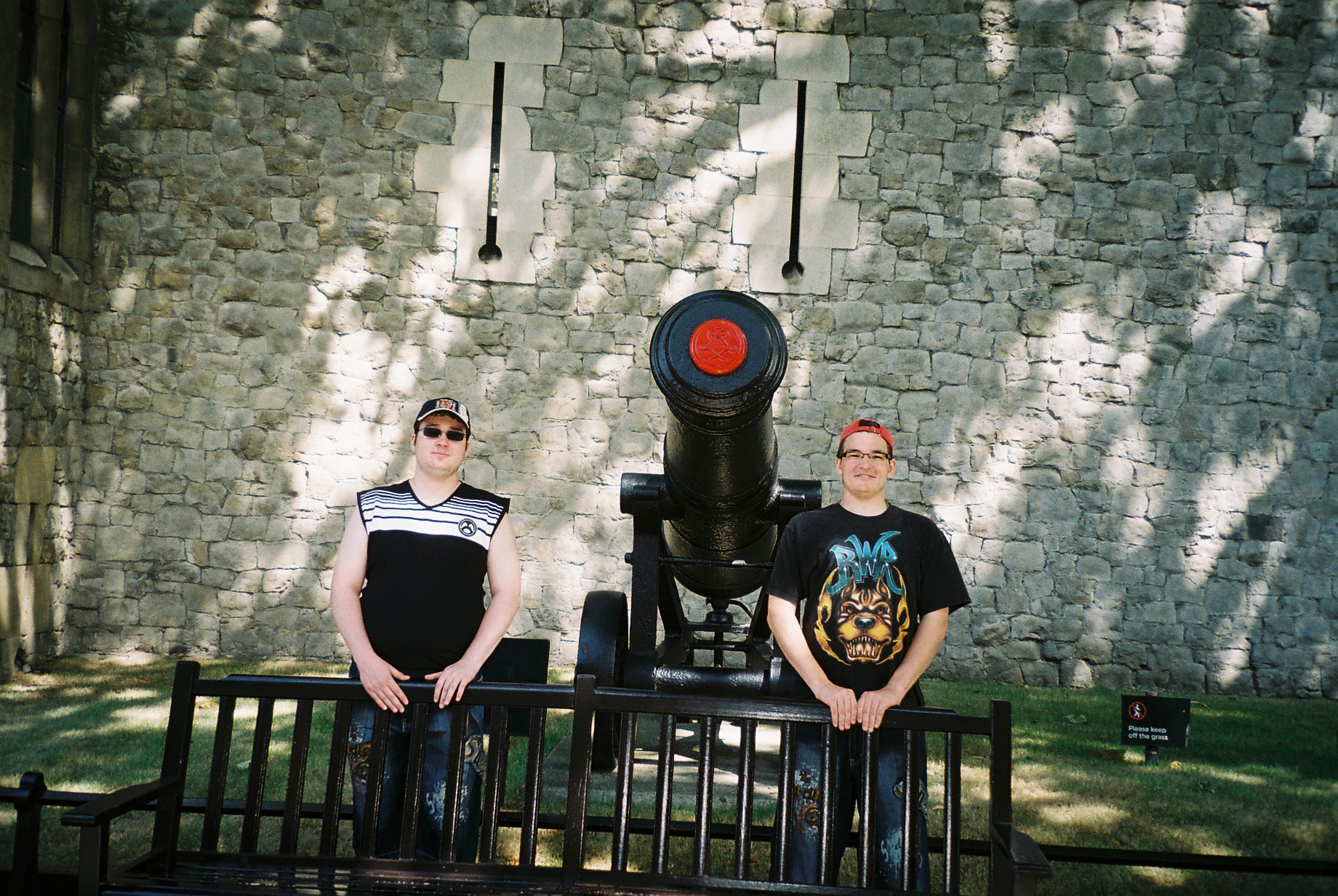 London tower canons noel et remi jul10