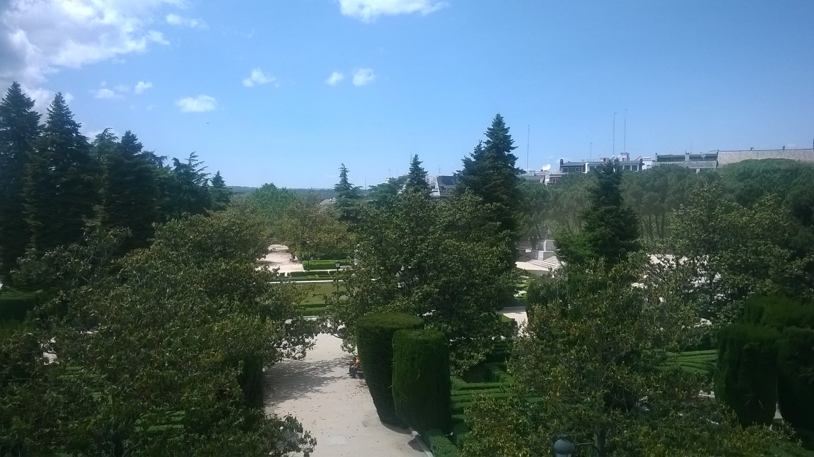 madrid jardines sabatini afar may16