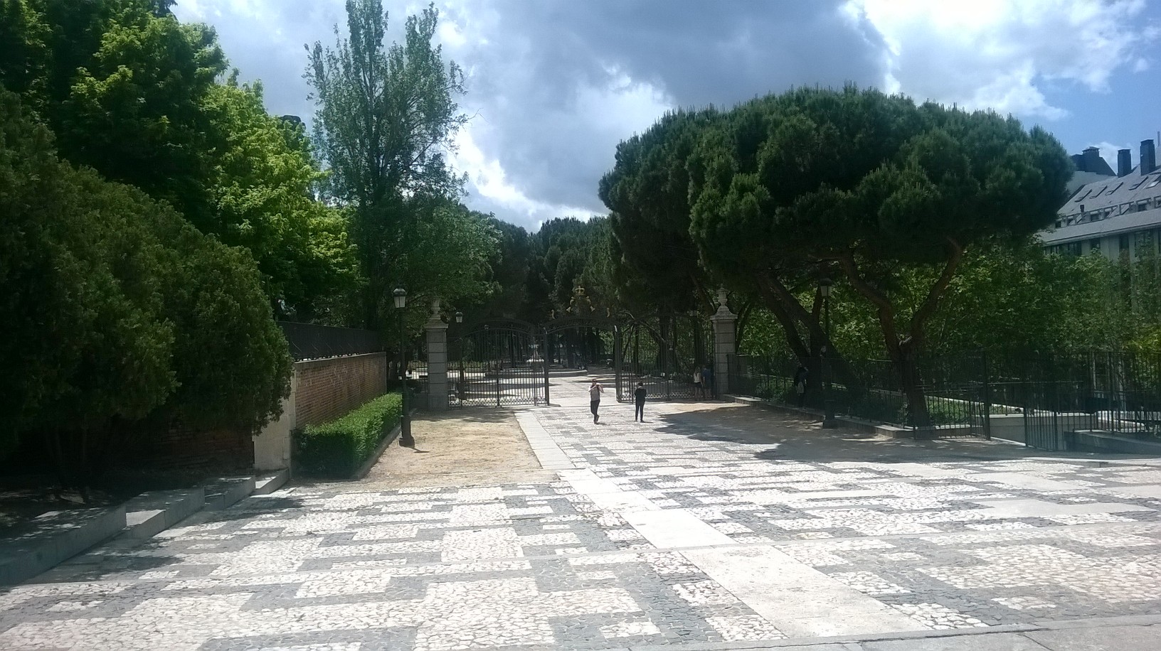 madrid jardines sabatini end entrance may16