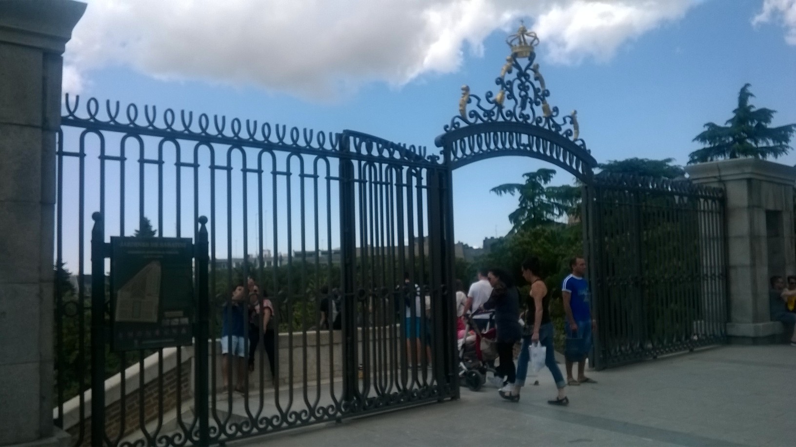 madrid jardines sabatini main entrance may16