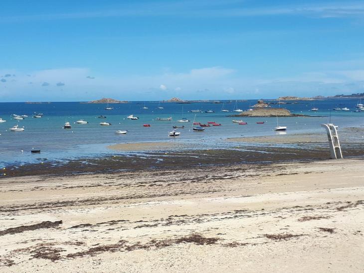 Carantec plage du kelenn to islands jun22