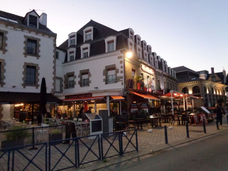 concarneau-hotel-les-grand-voyageurs-front-nov21