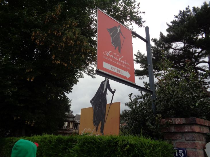 Etretat Clos Lupin entrance aug23