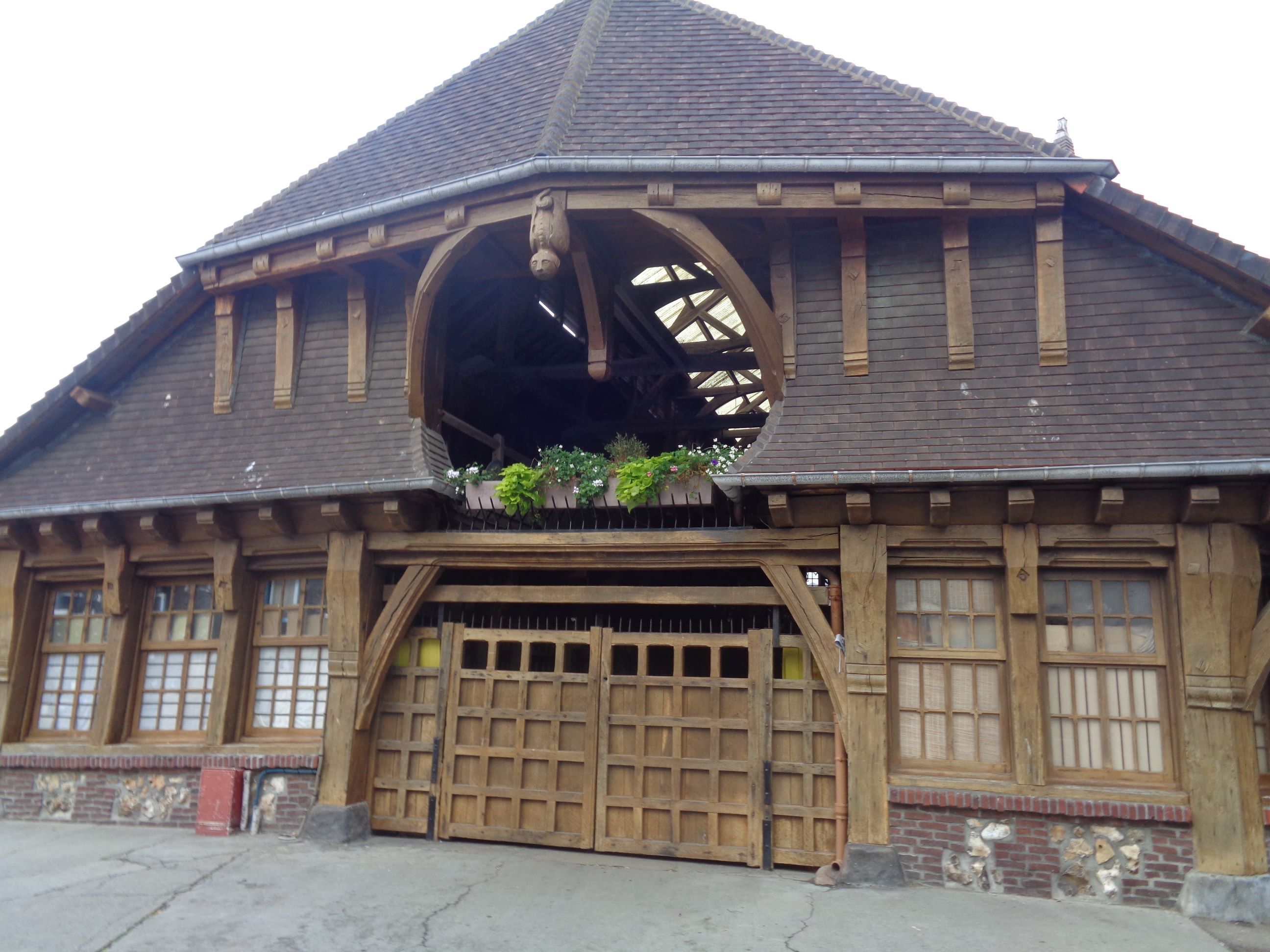 Etretat Le Vieux Marché front aug23