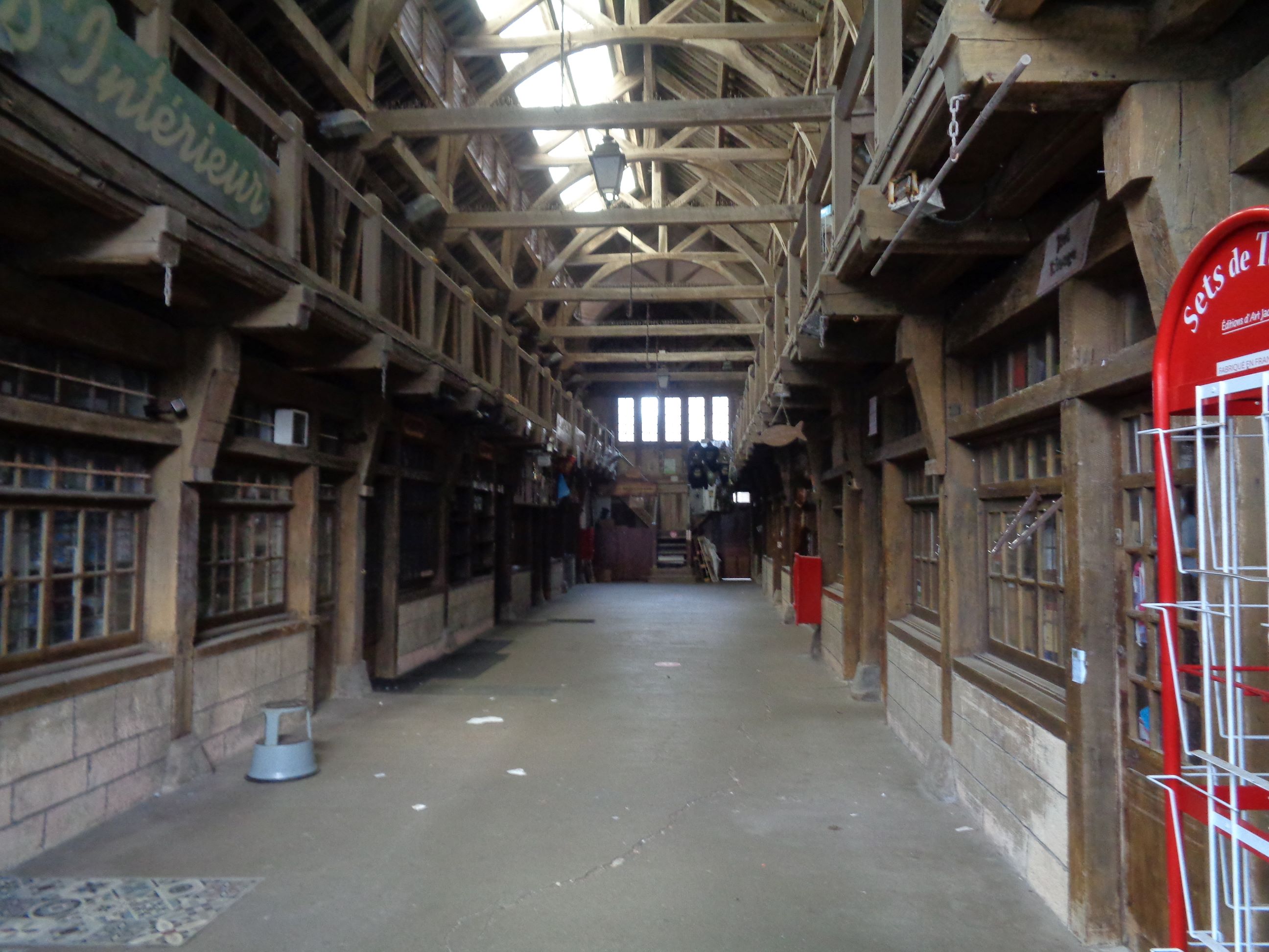 Etretat Le Vieux Marché inside aug23