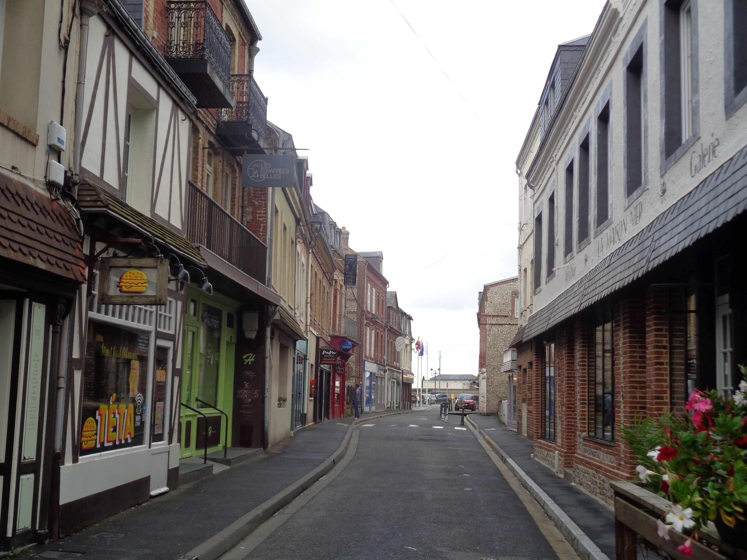 Etretat Rue Alphonse Karr aug23