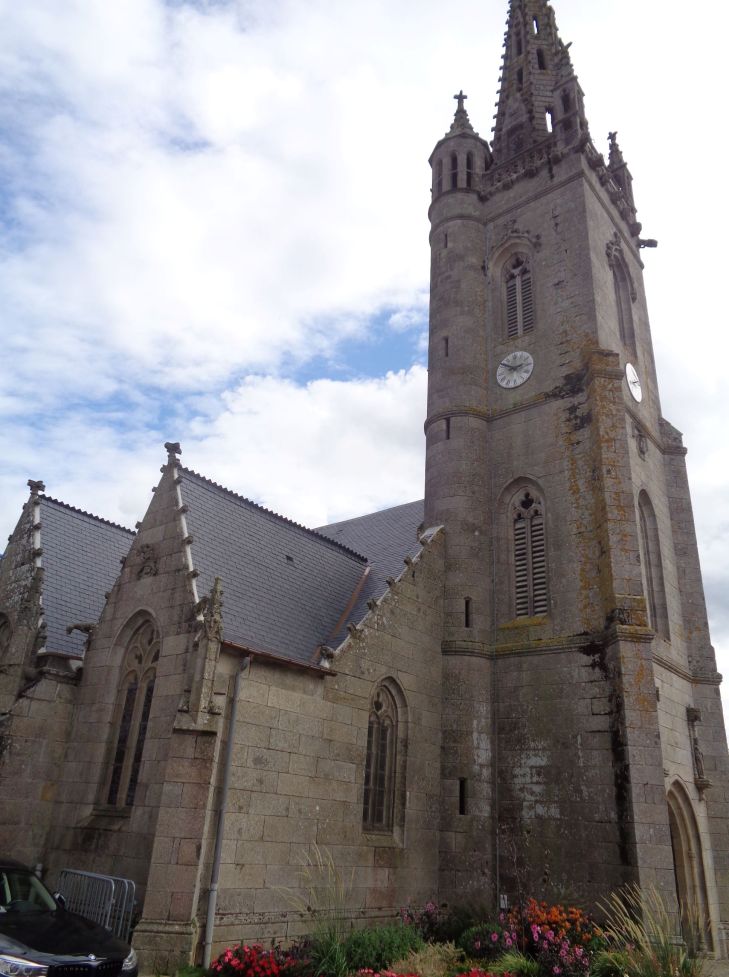 Guerledan ch Saint Pierre front belltower sep23