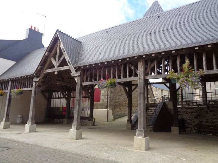 Guerledan halles covered mkt front sep23