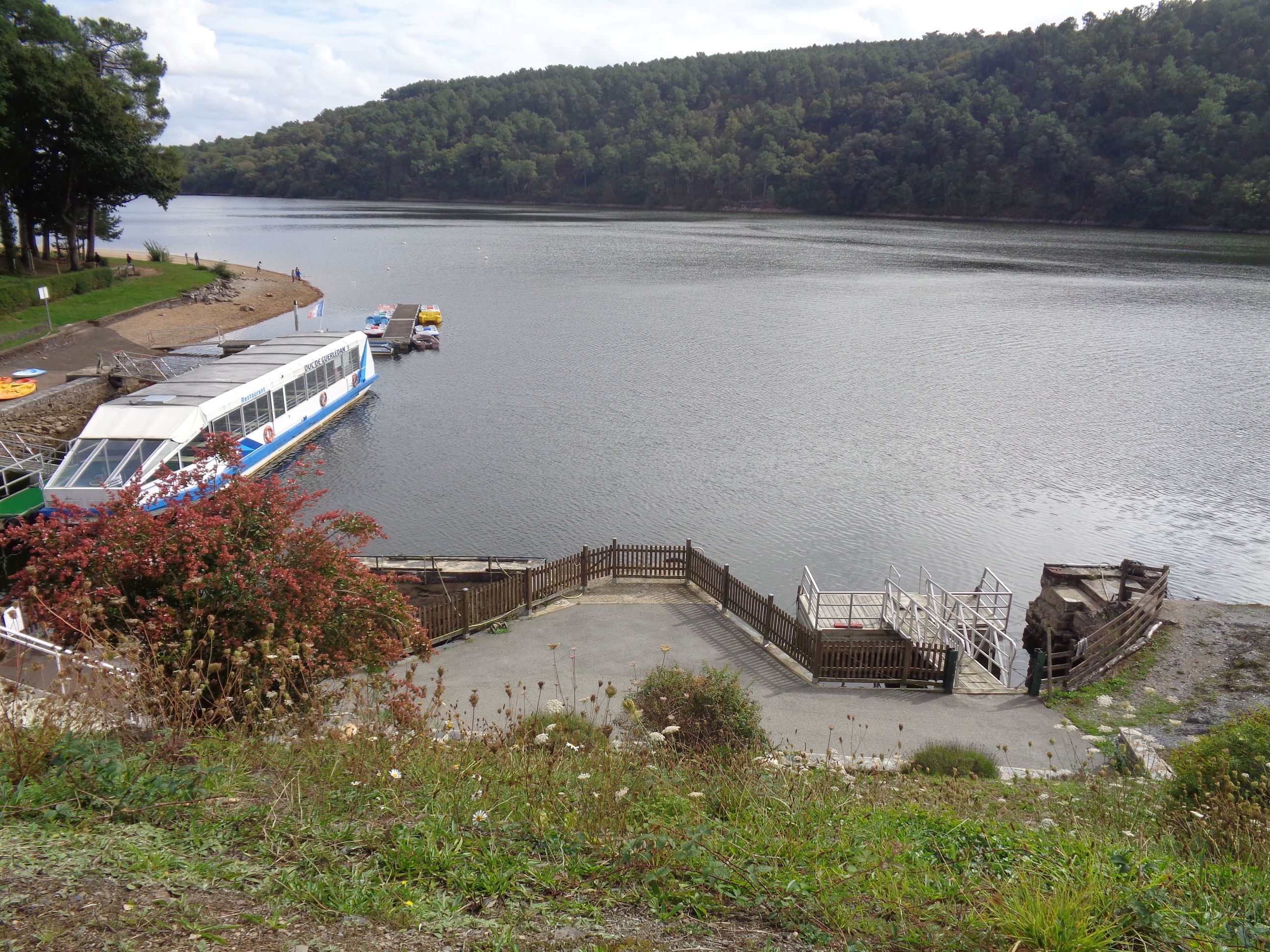 Guerledan lake de Guerledan boat ramps to lake sep23