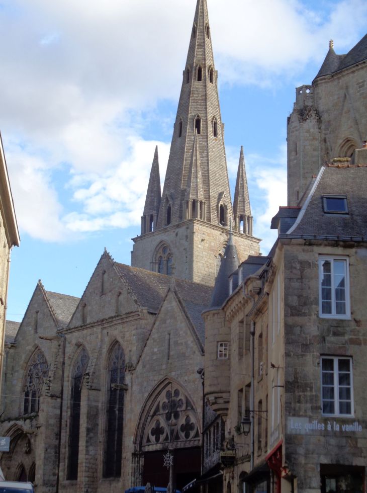 Guingamp basilica ND bon secours main street to spire sep22