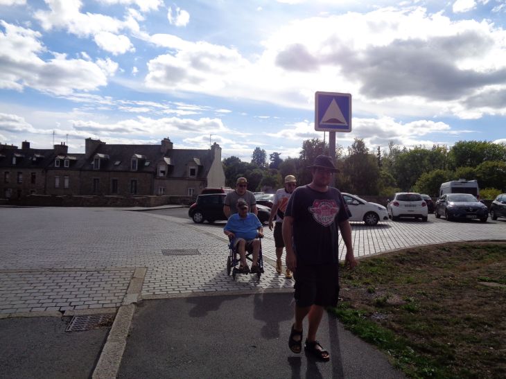 Guingamp my gang going to chateau pierre II sep22