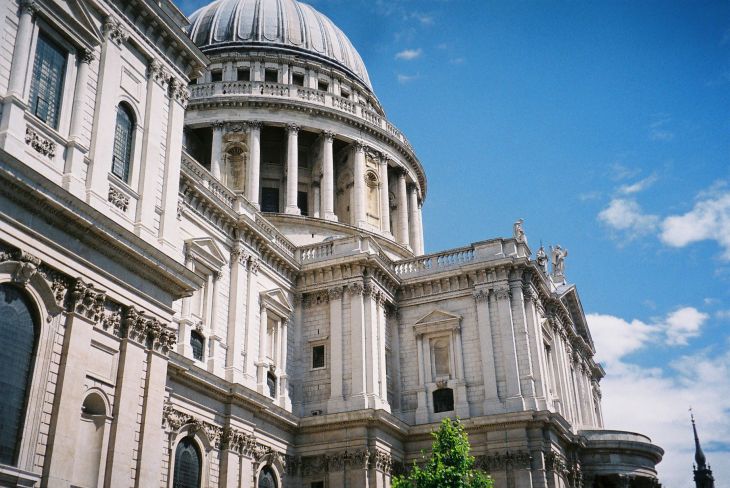 London St Paul Cathedral dome side