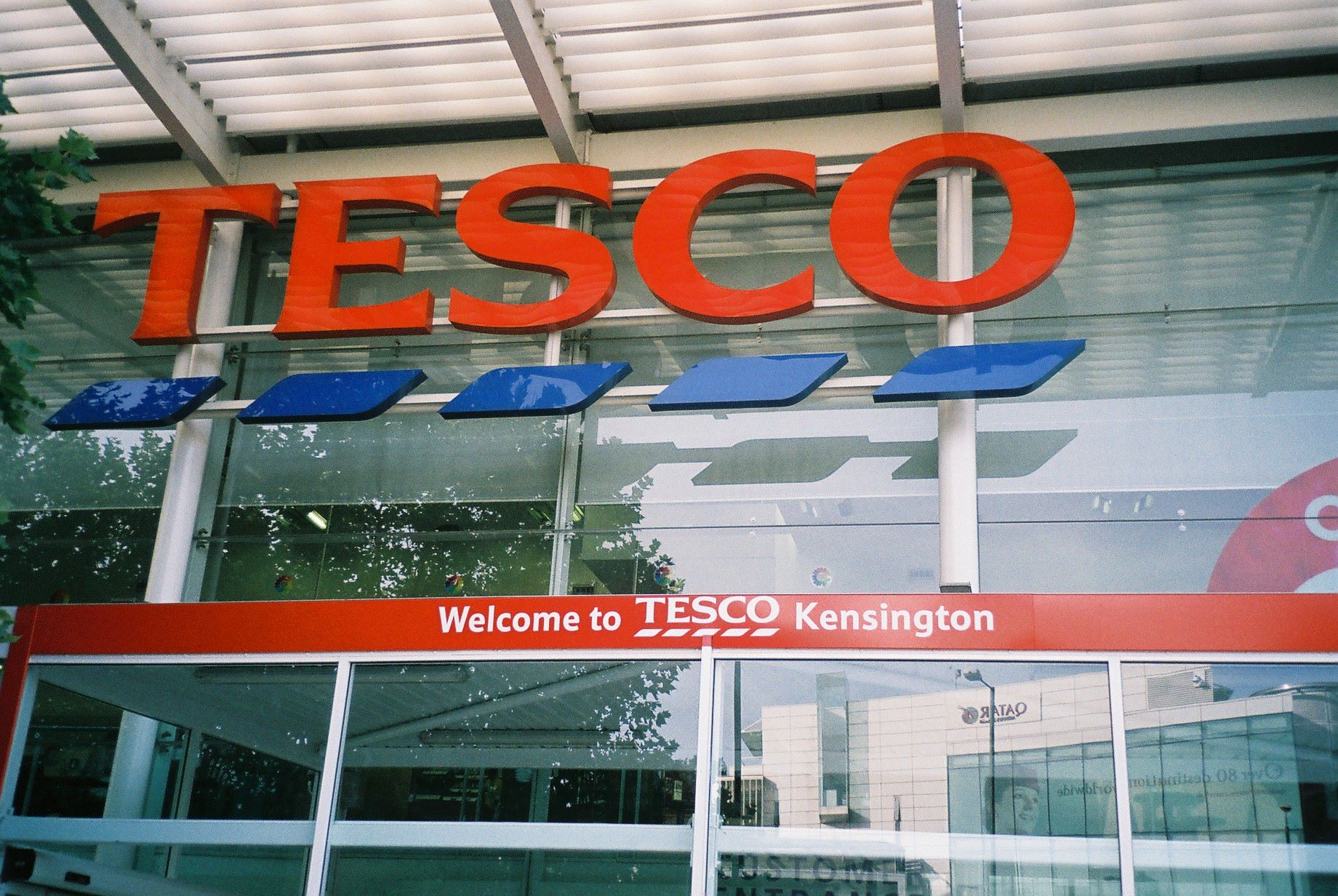 London Tesco supermarket Kensington front jul10