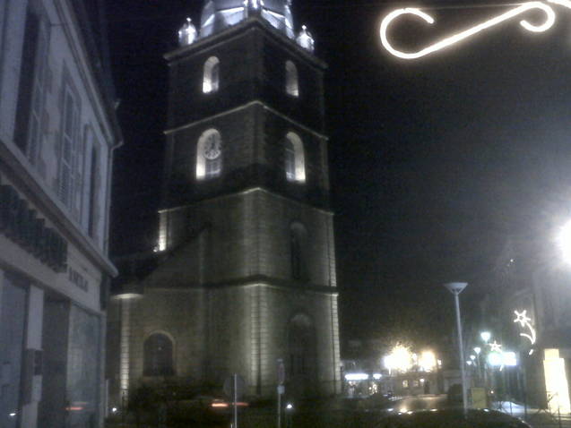 Loudeac ch St Nicolas belltower night jan12
