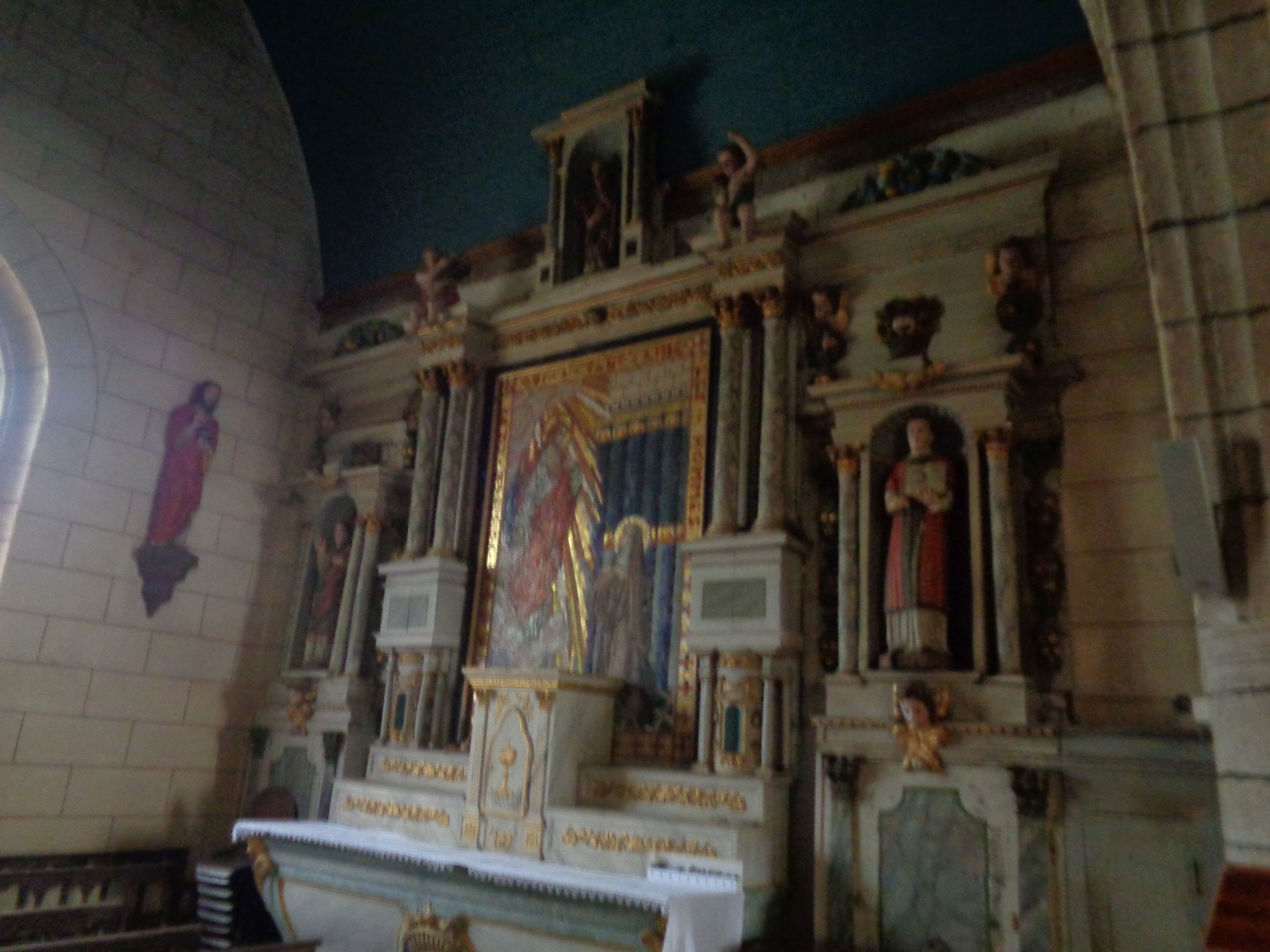 Neuilliac ch Saint Pierre et Saint Paul chapel left side sep23