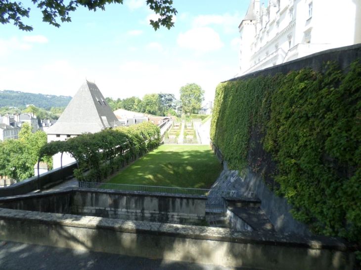 pau-chateau-garden-trail-aug14