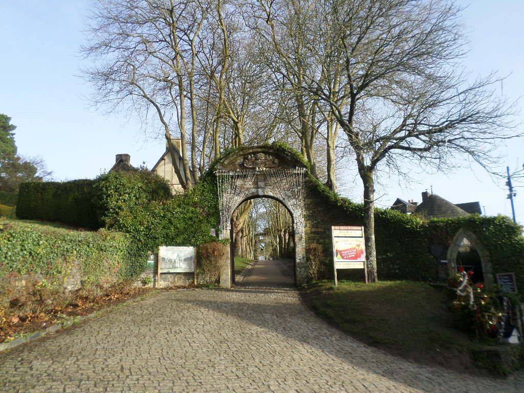 rochefort-et-castle-main-entr-dec16