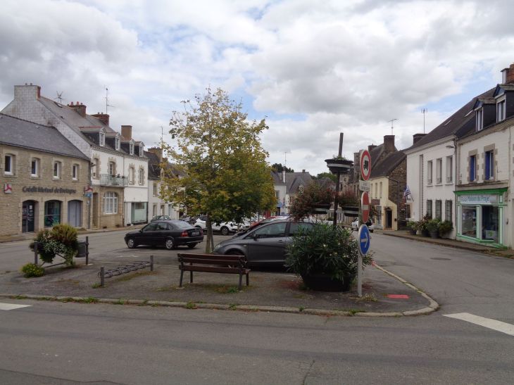 Rohan place de la mairie parking sep23