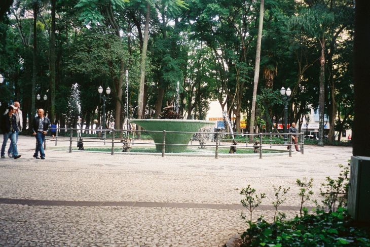 Curitiba Passeio Publico fountain vase c2008