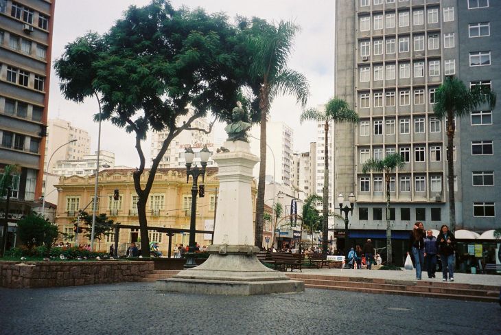 Curitiba praça Zacarias statue Zacarias de Góes e Vasconcelos c2008