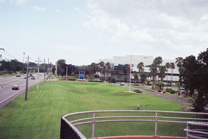 Daytona Beach ERAU entrance from new dorm aug09