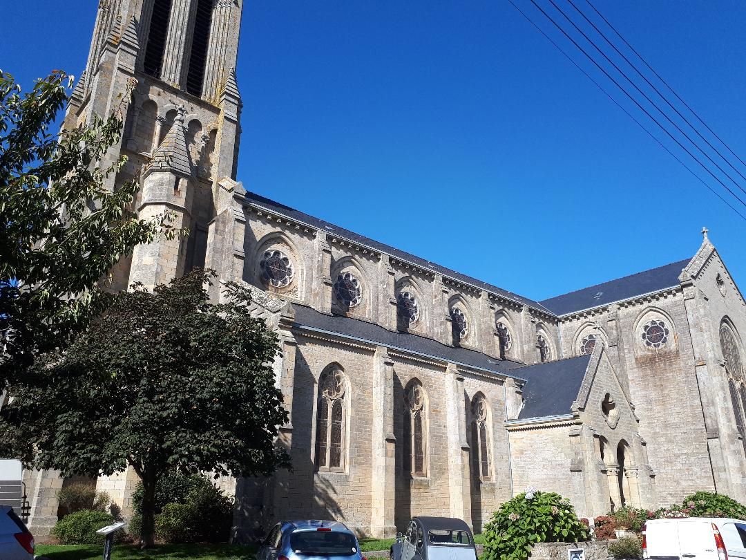 Douarnenez Ch Sacre Coeur side belltower oct23