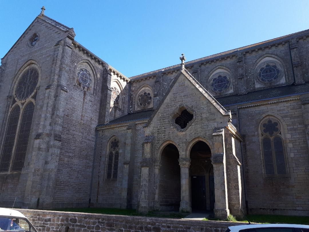 Douarnenez Ch Sacre Coeur side left oct23