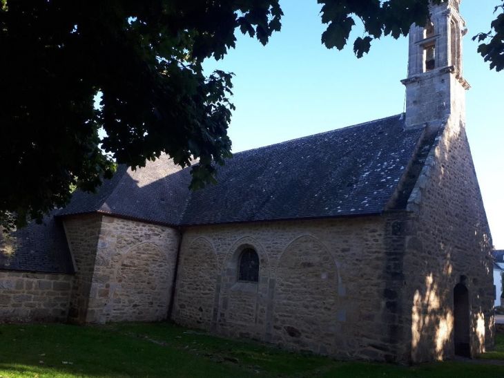 Douarnenez chapelle saint jean belltower side left oct23