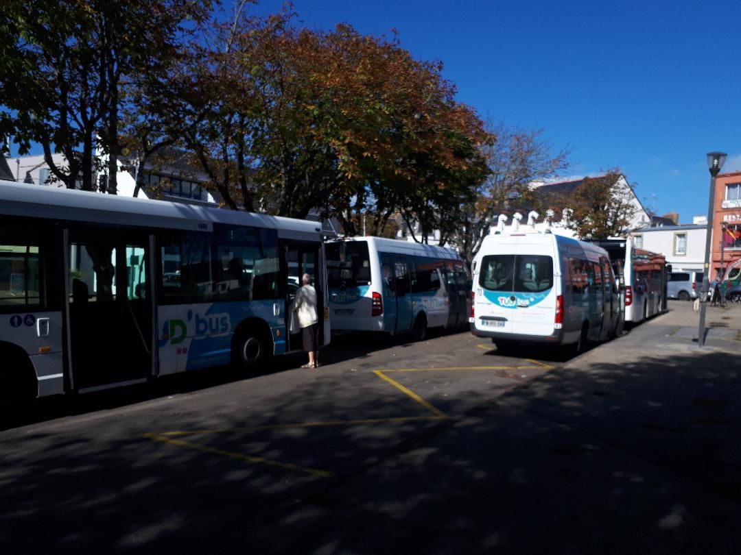 Douarnenez place Edouard Vaillant bus back oct23