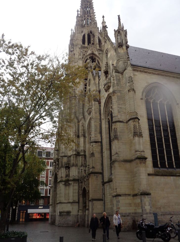 Lille ch Saint Maurice front side oct23