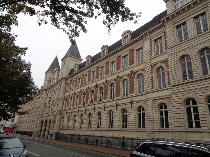 Lille collège Saint-Paul front 92, rue Solférino architecture oct23