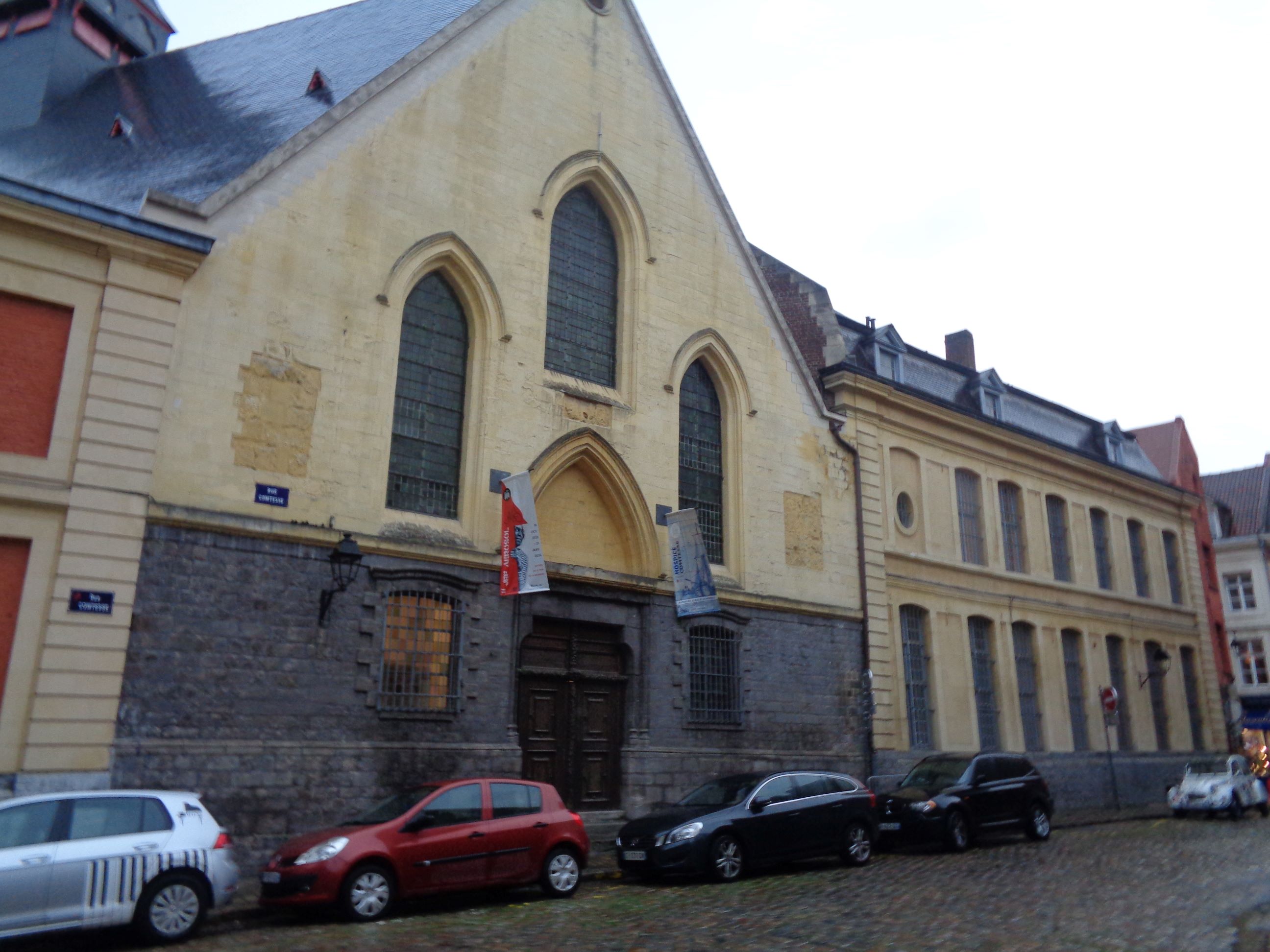 Lille Hospice Comtesse front side right oct23