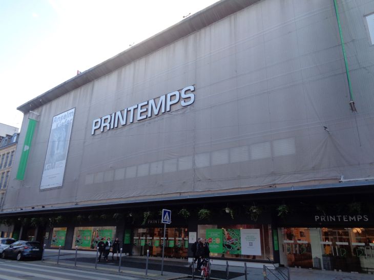 Lille Printemps store front oct23