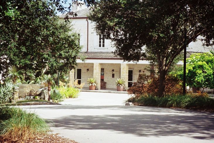 Miami Fairchild tropical gardens house entr aug09