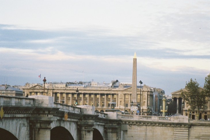 Paris pont de la concorde to place de la concorde obelisk and hotel de la marina et crillon 2011