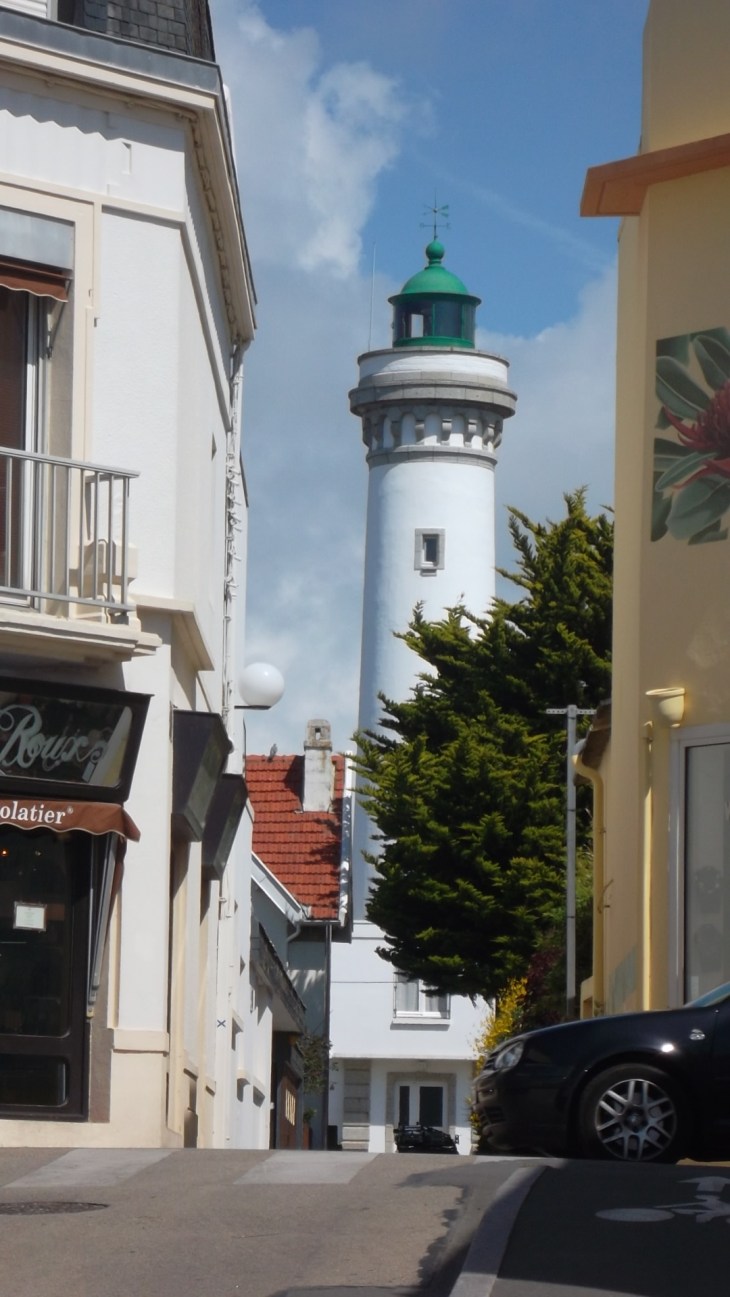 Quiberon port maria lighthouse or phare jun12