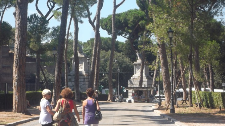 roma villa Borghese portale del leone via pinciani aug13