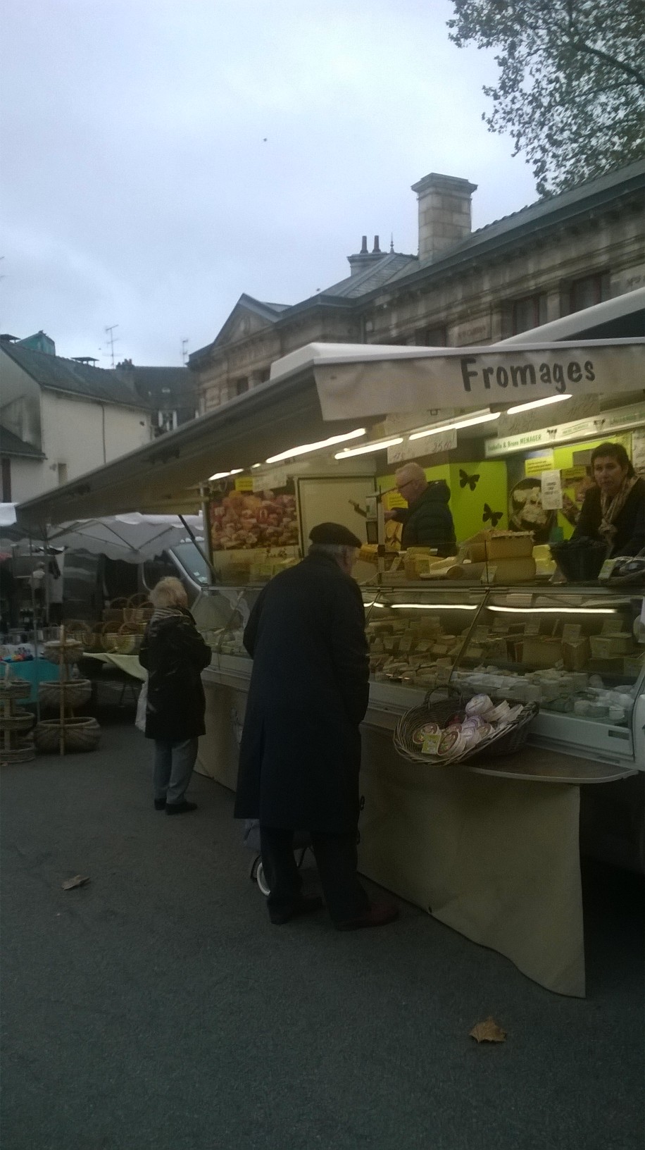 vannes market rue le Hellec fromagerie menacer nov17