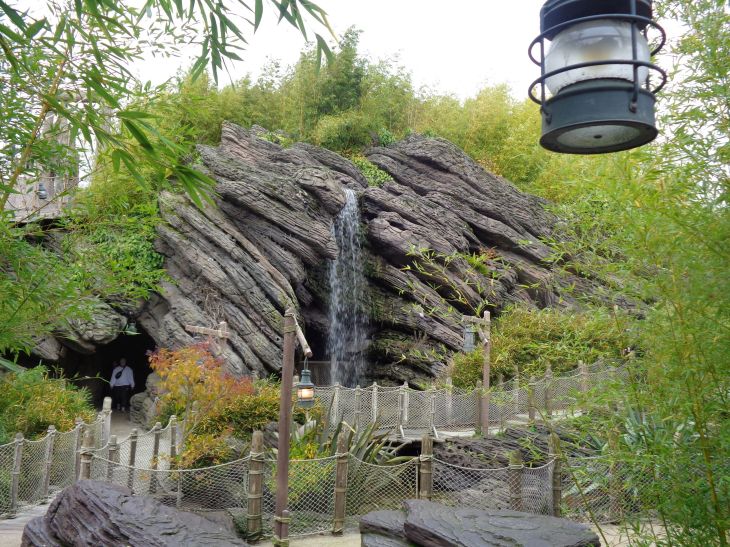 Disneyland Paris Adventureland adventure isle caves nov23
