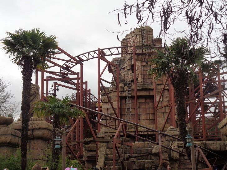 Disneyland Paris Adventureland Indiana Jones and the temple of peril rails ride nov23