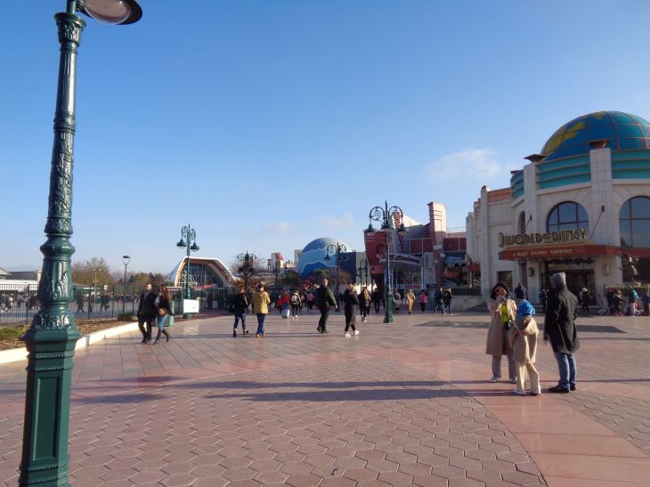 Disneyland Paris disney village entr nov23
