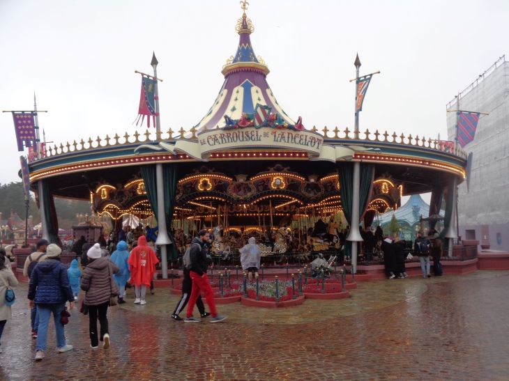 Disneyland Paris Fantasyland carrousel de Lancelot nov23