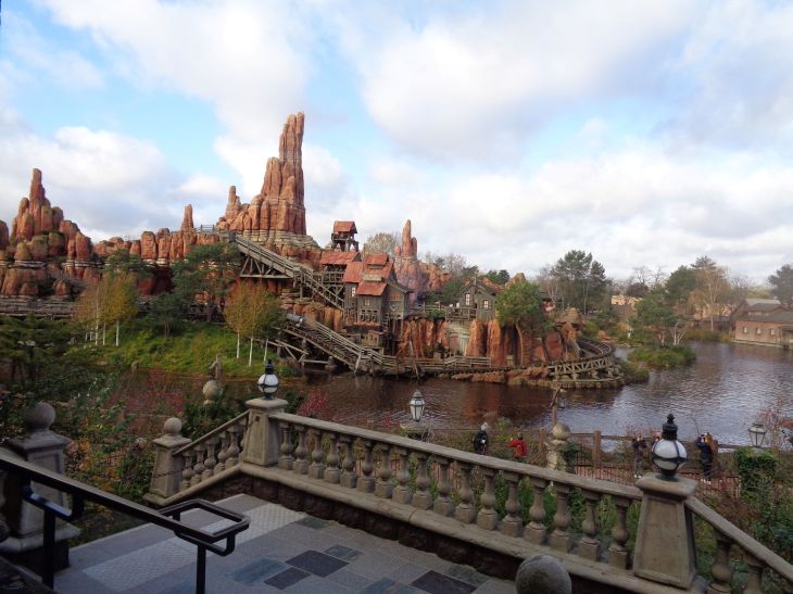 Disneyland Paris Frontierland big thunder mountain from ph nov23