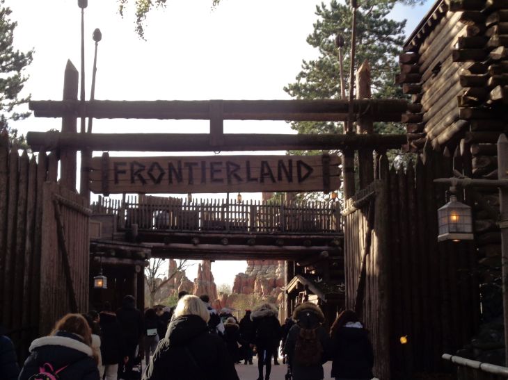 Disneyland Paris Frontierland entr nov23