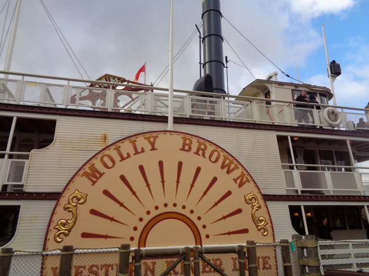Disneyland Paris Frontierland mesa river boat molly brown going nov23