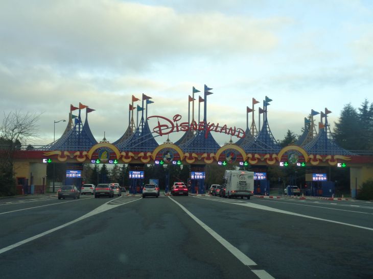 Disneyland Paris main entrance to parks nov23