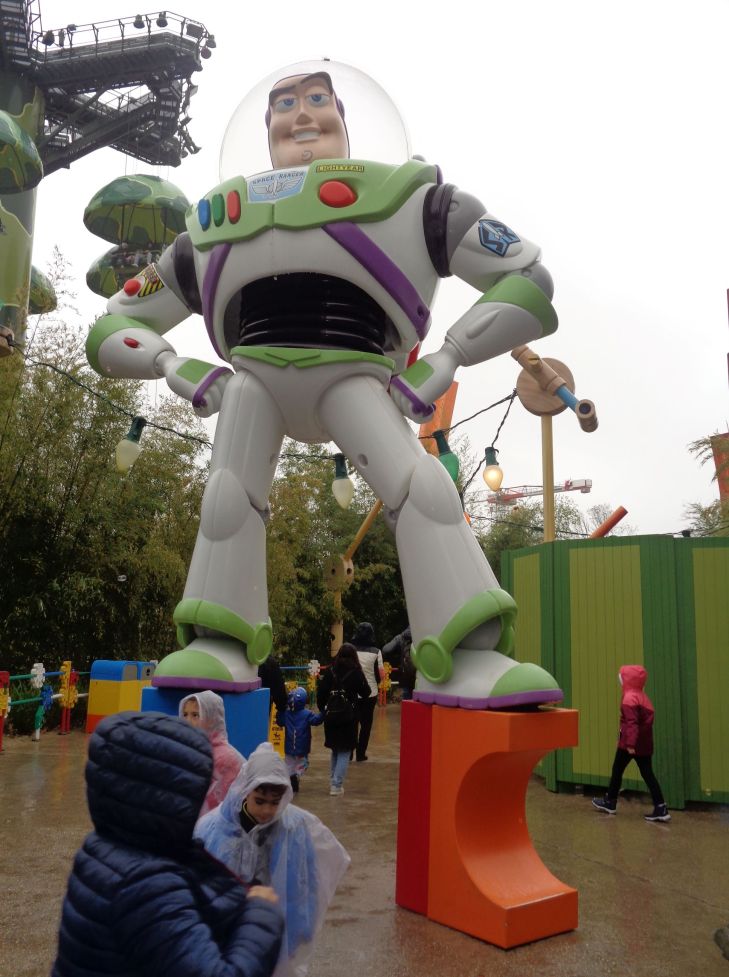 Disneyland Paris Walt Disney Studios Buzz lightyear talking statue nov23