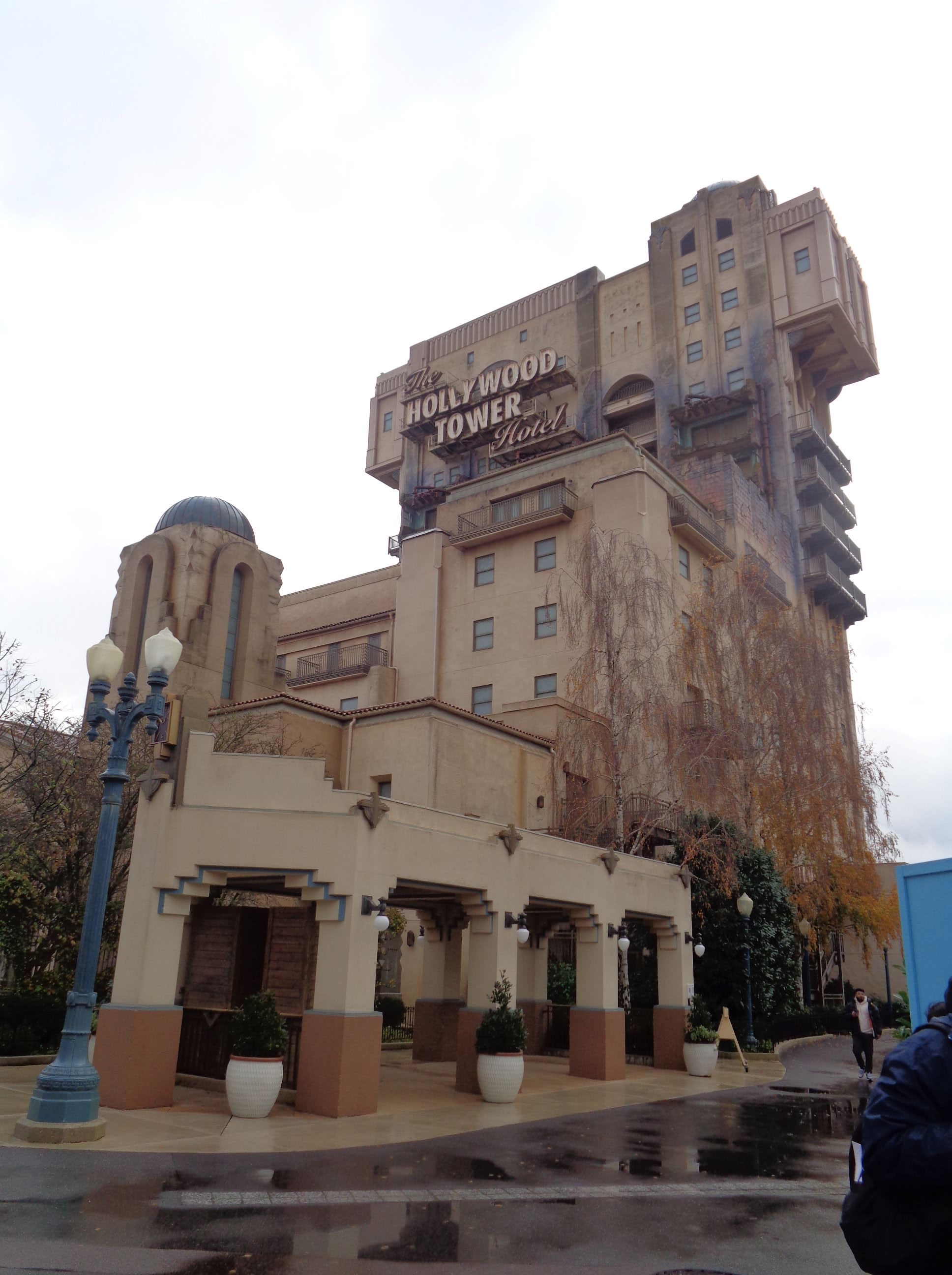 Disneyland Paris Walt Disney Studios the twilight zone tower of terror side nov23