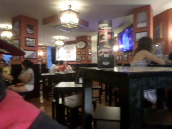 Madrid 100-montaditos-dining-room-cortes-aug19